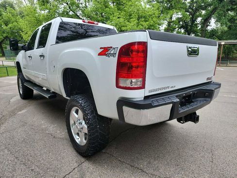 Used 2014 GMC Sierra 2500 SLT w/ Suspension Package, Off-Road image 5