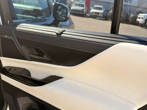 Used 2023 Lexus LX 600 4WD w/ Luxury Package image 19