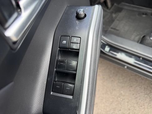 Used 2021 Toyota Highlander XSE AWD/4WD image 13