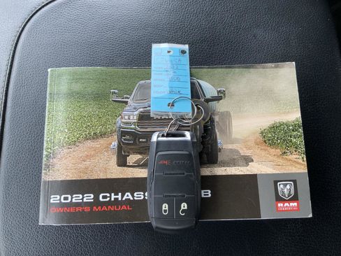 Used 2022 RAM 4500 Tradesman w/ Chrome Appearance Group image 57