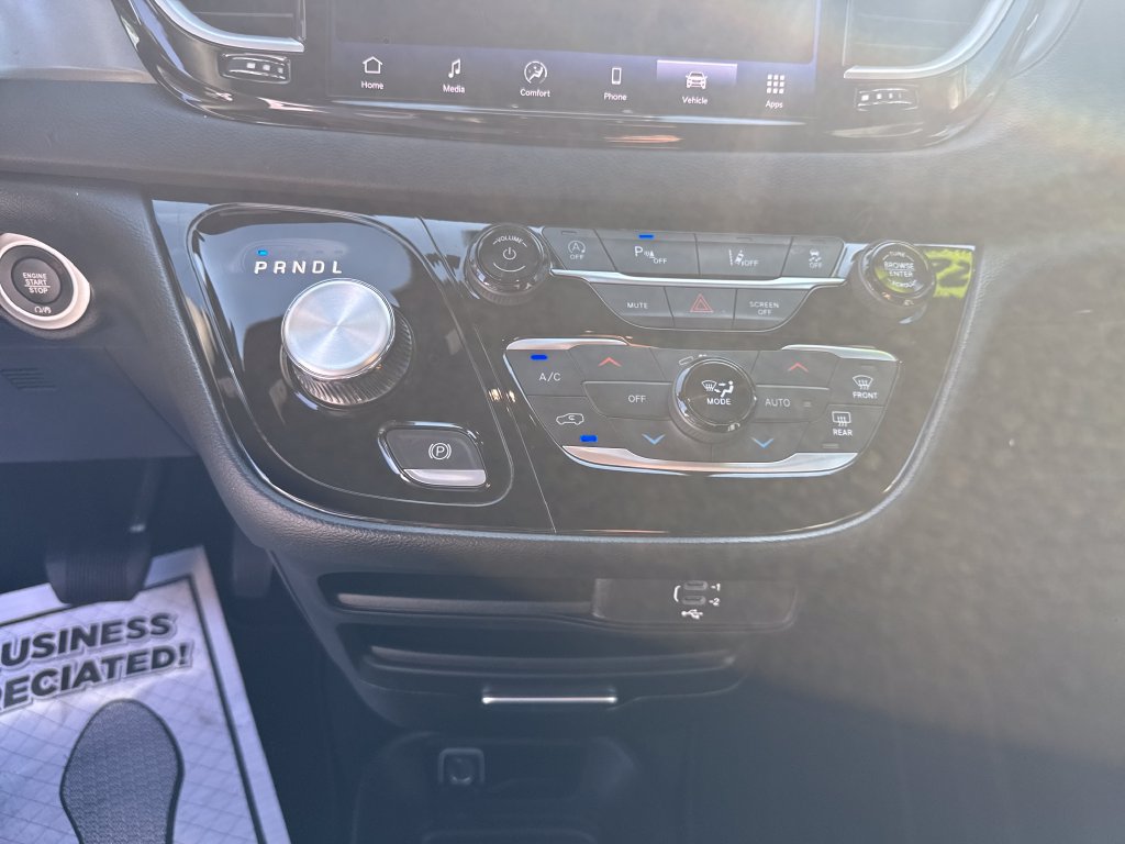 Used 2026 Chrysler Pacifica Select FWD image 21