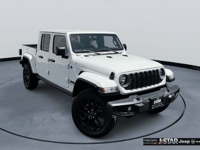Used 2025 Jeep Gladiator Sport