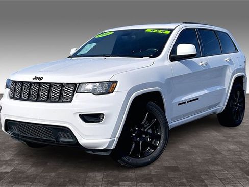 Used 2017 Jeep Grand Cherokee Altitude image 1