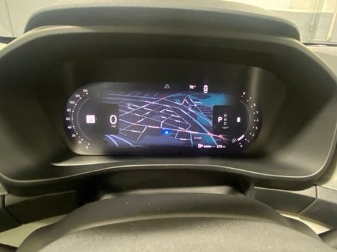 Used 2026 Volvo XC40 B5 Plus AWD/4WD image 16