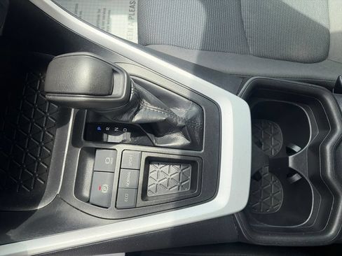 Used 2020 Toyota RAV4 LE FWD image 23