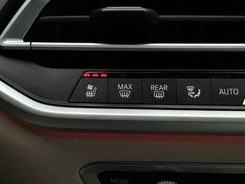 Used 2021 BMW X7 M50i w/ Executive Package image 35