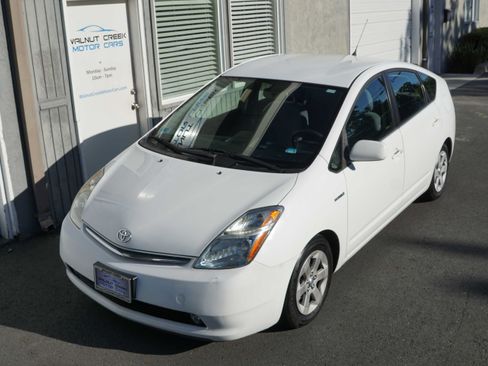 Used 2007 Toyota Prius Touring image 3