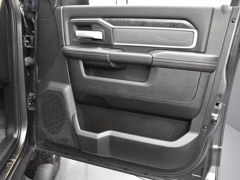 Used 2022 RAM 2500 Big Horn w/ Night Edition AWD/4WD image 14