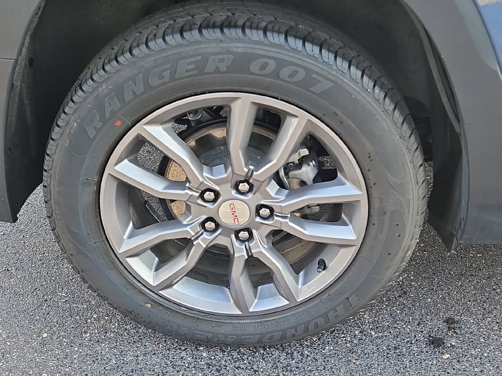 Used 2024 GMC Terrain SLT AWD/4WD image 7