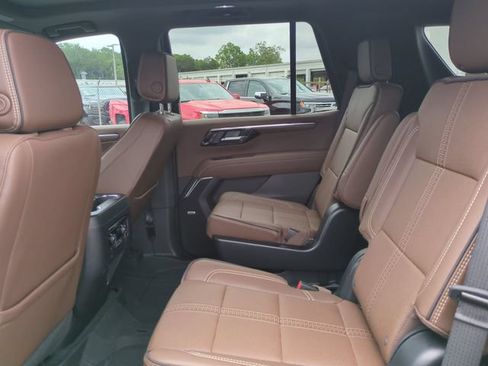 Certified 2025 Chevrolet Tahoe High Country AWD/4WD image 17