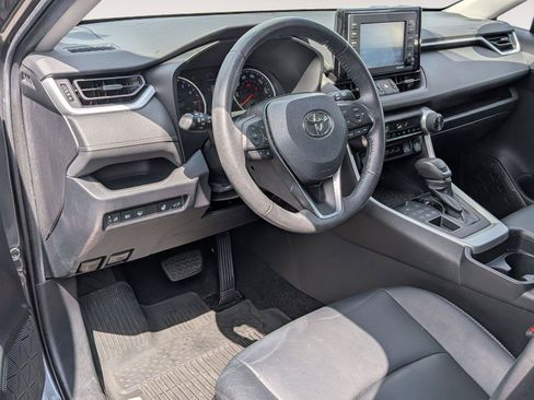 Used 2020 Toyota RAV4 XLE Premium AWD/4WD image 9