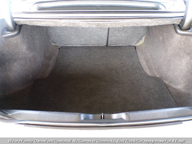 Used 2014 Dodge Charger SXT RWD image 9