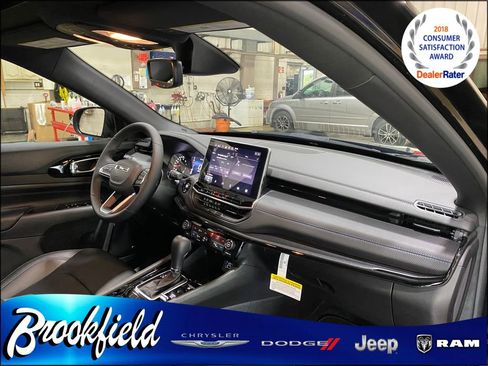 New 2025 Jeep Compass Limited w/ Sun & Sound Group image 32