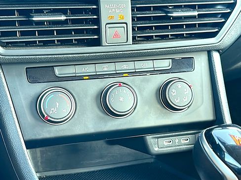 Used 2024 Volkswagen Jetta S image 33