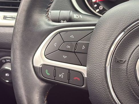 Used 2019 Jeep Compass Latitude w/ Cold Weather Group image 10