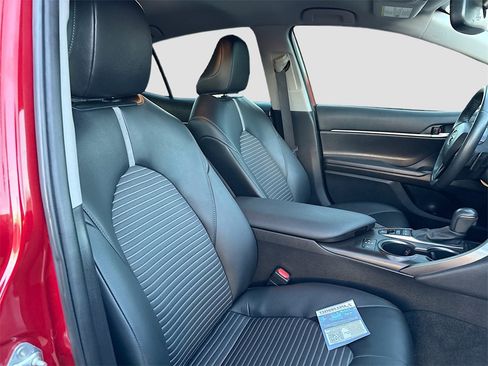 Used 2022 Toyota Camry SE image 26