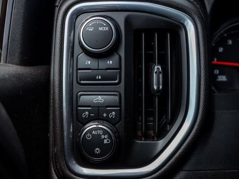 Used 2022 Chevrolet Silverado 2500 LT AWD/4WD image 19