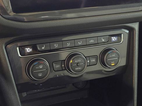 Used 2021 Volkswagen Tiguan SE AWD/4WD image 29