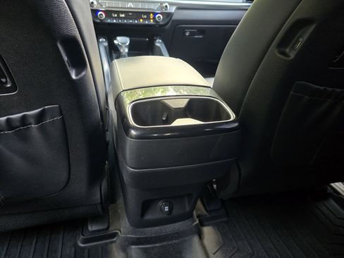 Used 2022 Kia Telluride S AWD/4WD image 24