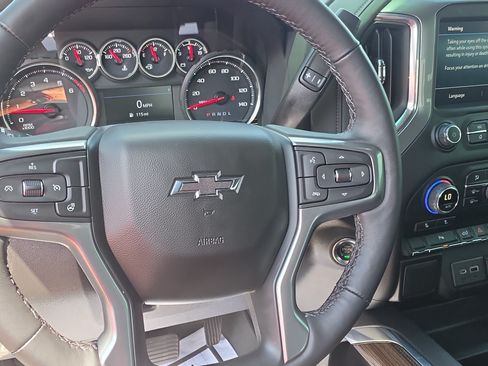 Used 2022 Chevrolet Silverado 1500 LT Trail Boss w/ Safety Package AWD/4WD image 11