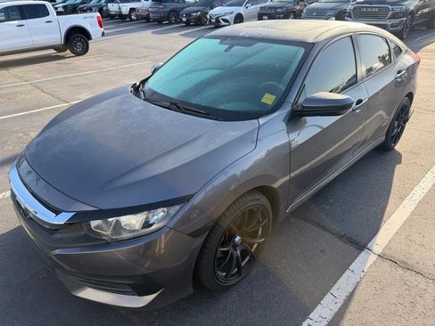 Used 2018 Honda Civic EX image 1