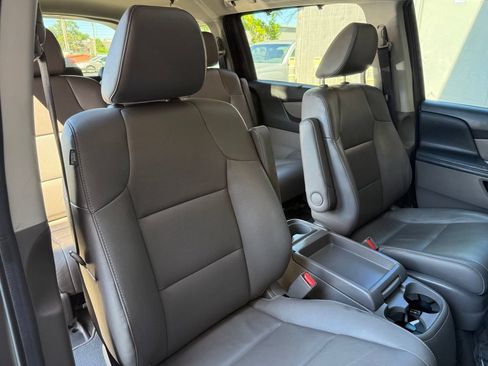 Used 2014 Honda Odyssey Touring Elite image 25
