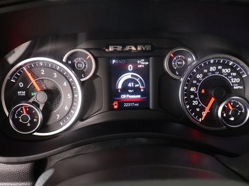 Used 2025 RAM 2500 Big Horn AWD/4WD image 4