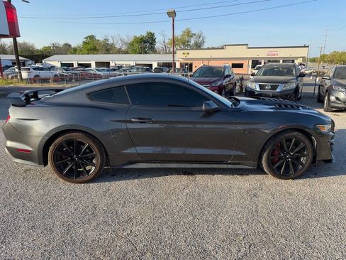 Used 2017 Ford Mustang GT Premium image 8