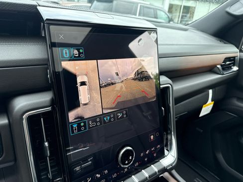 New 2026 GMC Yukon Denali w/ Sun & Power Step Package AWD/4WD image 18