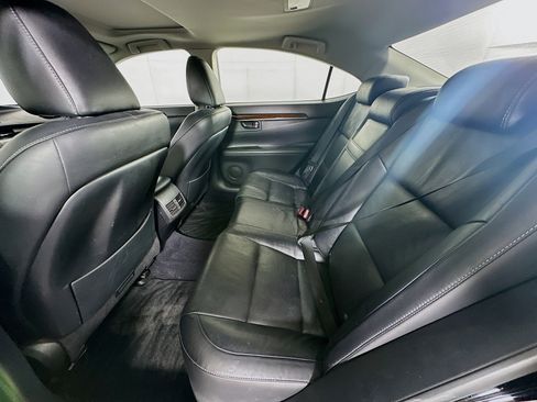 Used 2014 Lexus ES 350 w/ Luxury Package FWD image 29