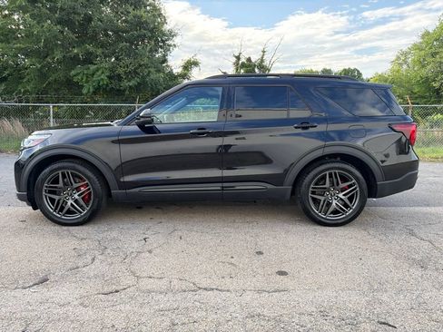 Used 2025 Ford Explorer ST AWD/4WD image 5