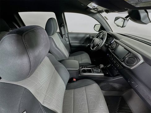 Used 2021 Toyota Tacoma TRD Off-Road image 25