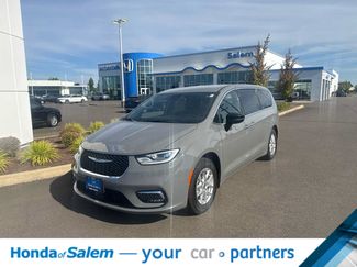 Used 2025 Chrysler Pacifica Select FWD video 1