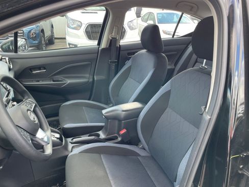 Used 2025 Nissan Versa SV image 35