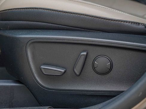 Used 2020 Ford Escape Titanium image 25