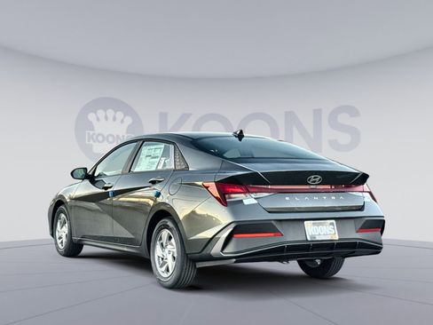 New 2026 Hyundai Elantra SE image 4