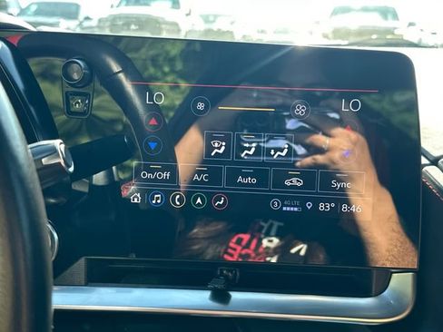 Used 2022 Chevrolet Corvette Stingray Premium Cpe w/ Z51 Performance Package RWD image 24