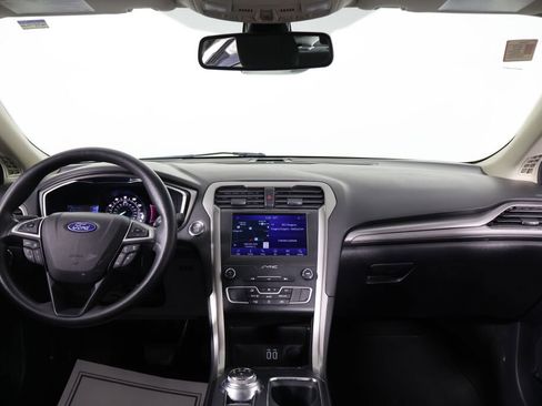 Used 2020 Ford Fusion SE image 30