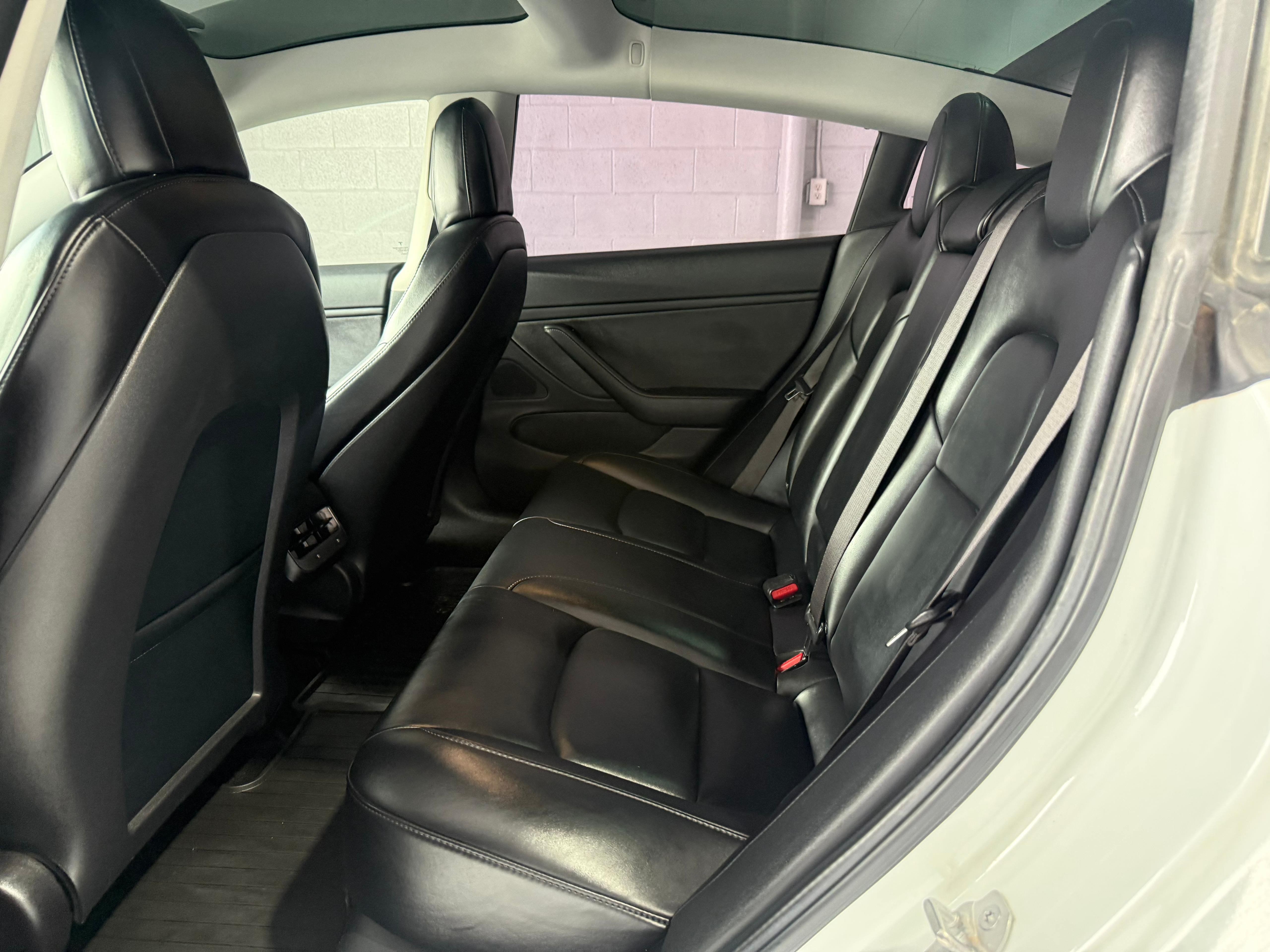 Used 2018 Tesla Model 3 Mid Range RWD image 11