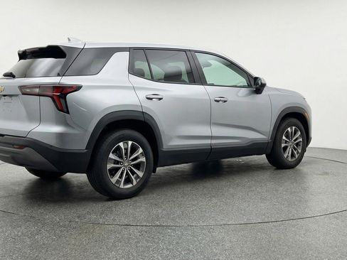 Used 2025 Chevrolet Equinox LT image 9