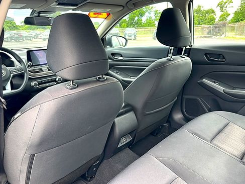 Used 2025 Nissan Altima 2.5 SV FWD image 17