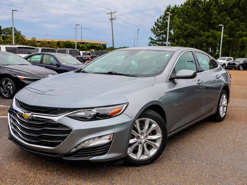 Used 2024 Chevrolet Malibu LT FWD image 1