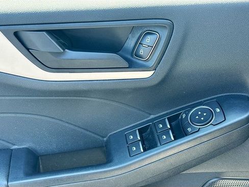 Used 2022 Ford Escape SE w/ SE Sport Appearance Package image 16