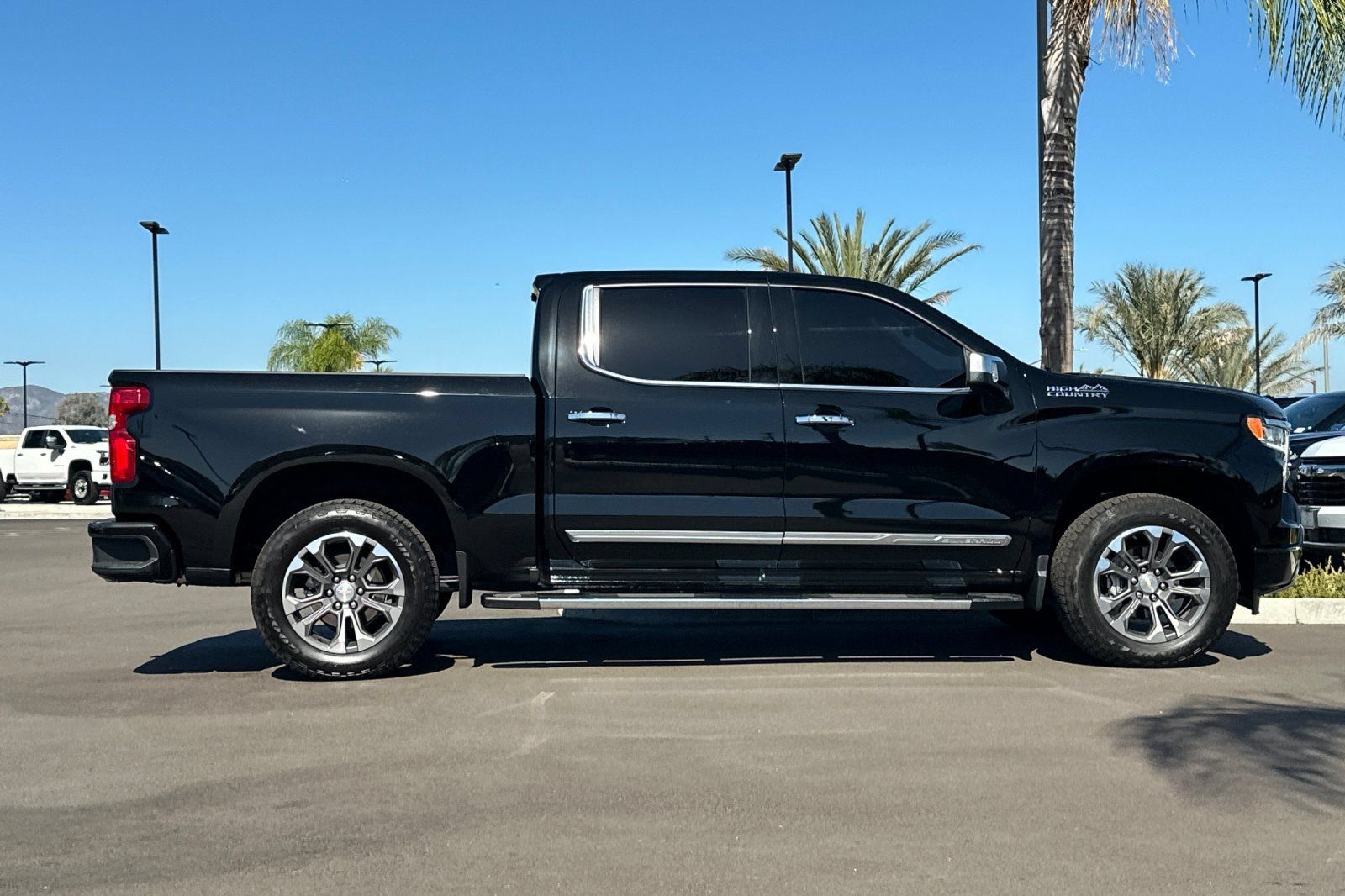 Used 2026 Chevrolet Silverado 1500 High Country w/ Technology Package AWD/4WD image 3