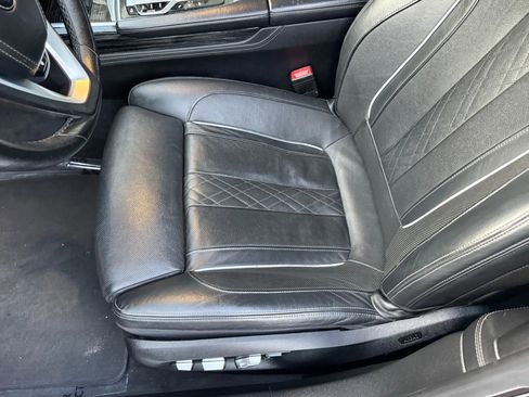 Used 2022 BMW 740i image 17