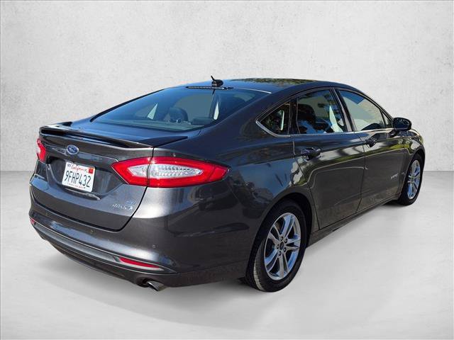 Used 2016 Ford Fusion SE FWD image 5