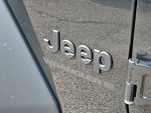 Used 2023 Jeep Wrangler Unlimited Sport AWD/4WD image 5