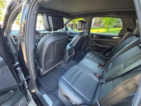 Used 2019 Porsche Cayenne E-Hybrid AWD/4WD image 36
