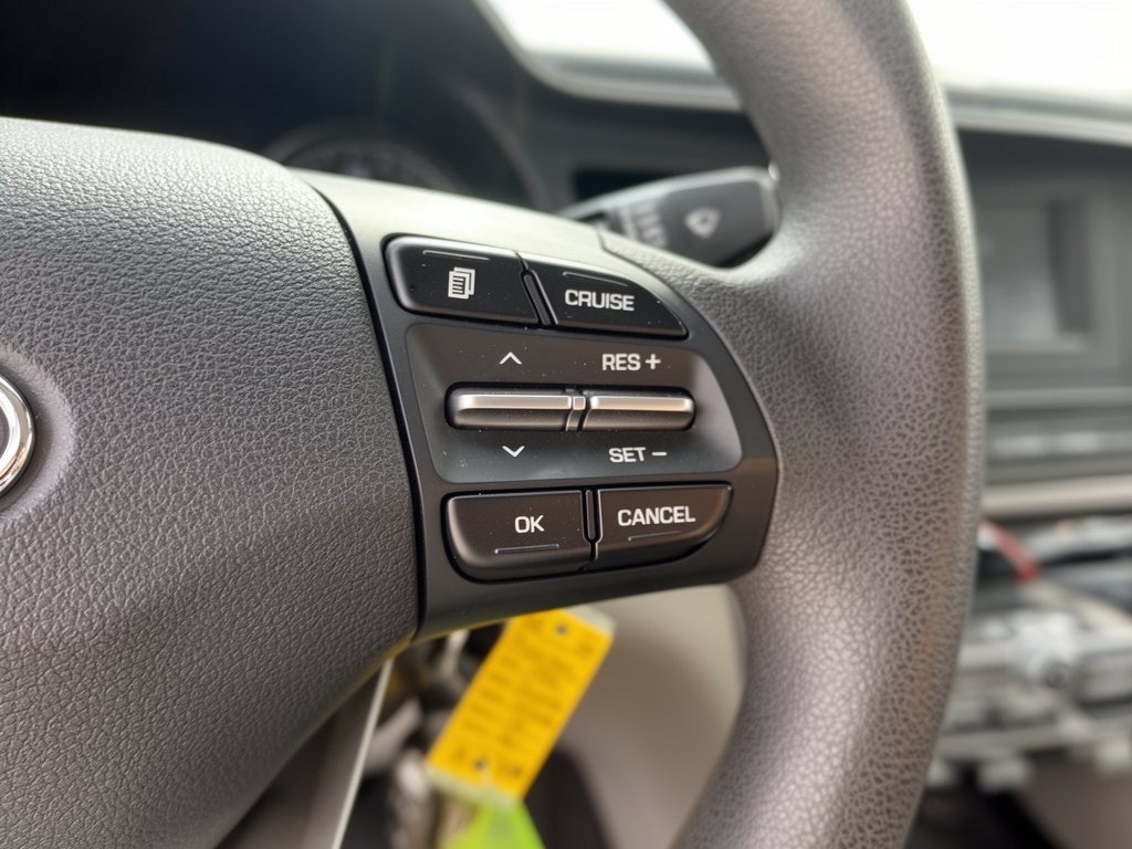 Used 2020 Hyundai Elantra SE FWD image 19