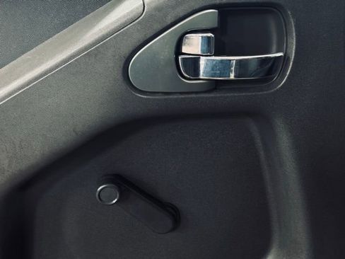 Used 2018 Nissan Frontier S image 11